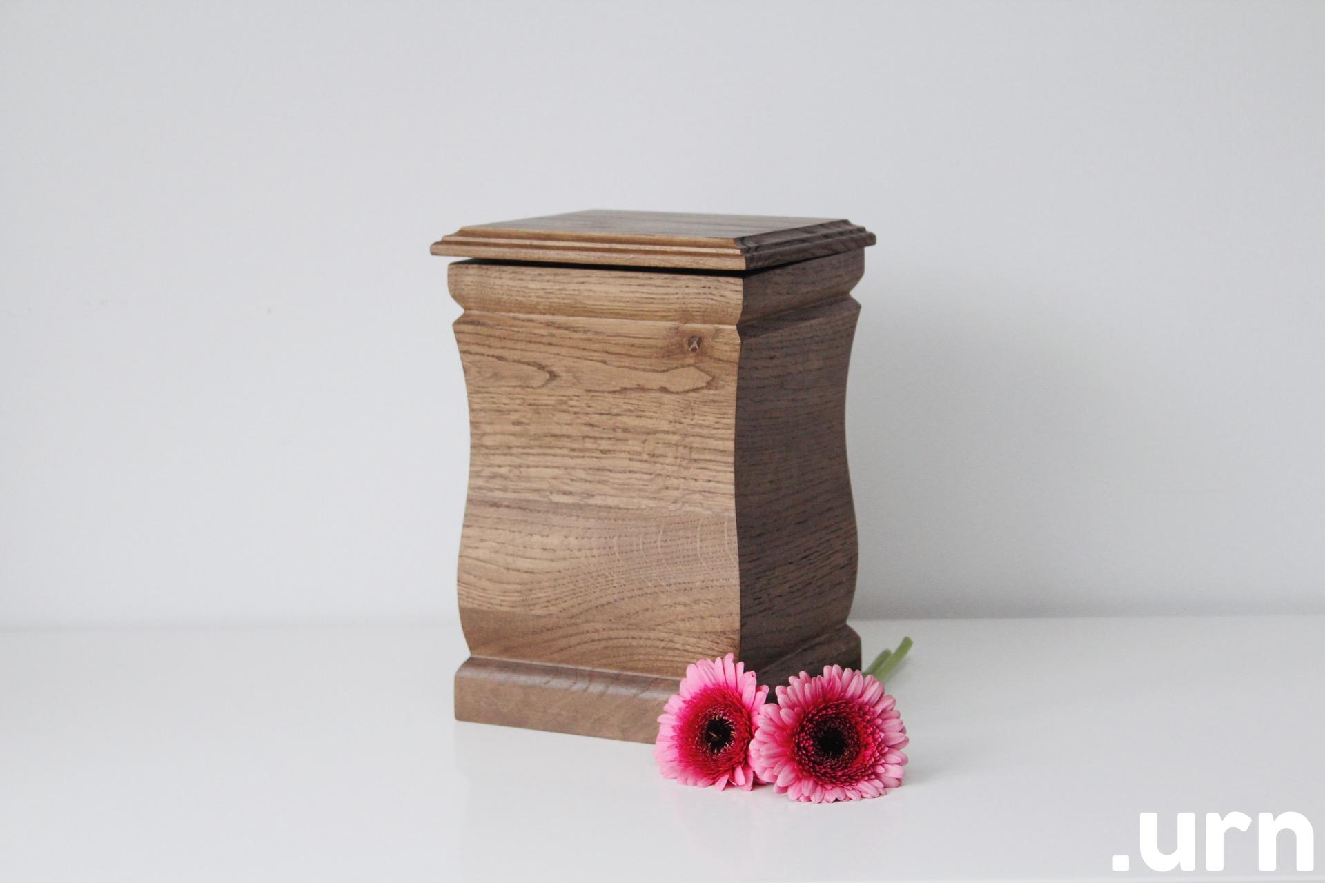Oak upright