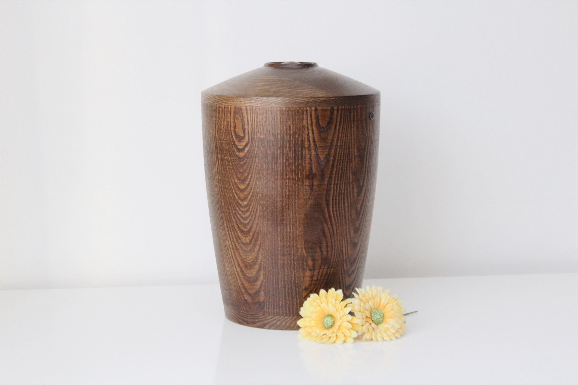 Männipuidust Vaasikujuline Urn 0086