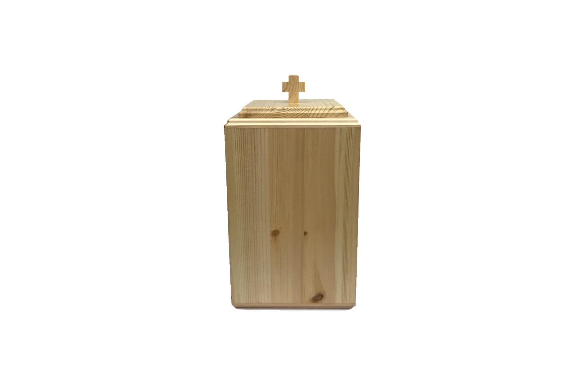Ristiga männi urn