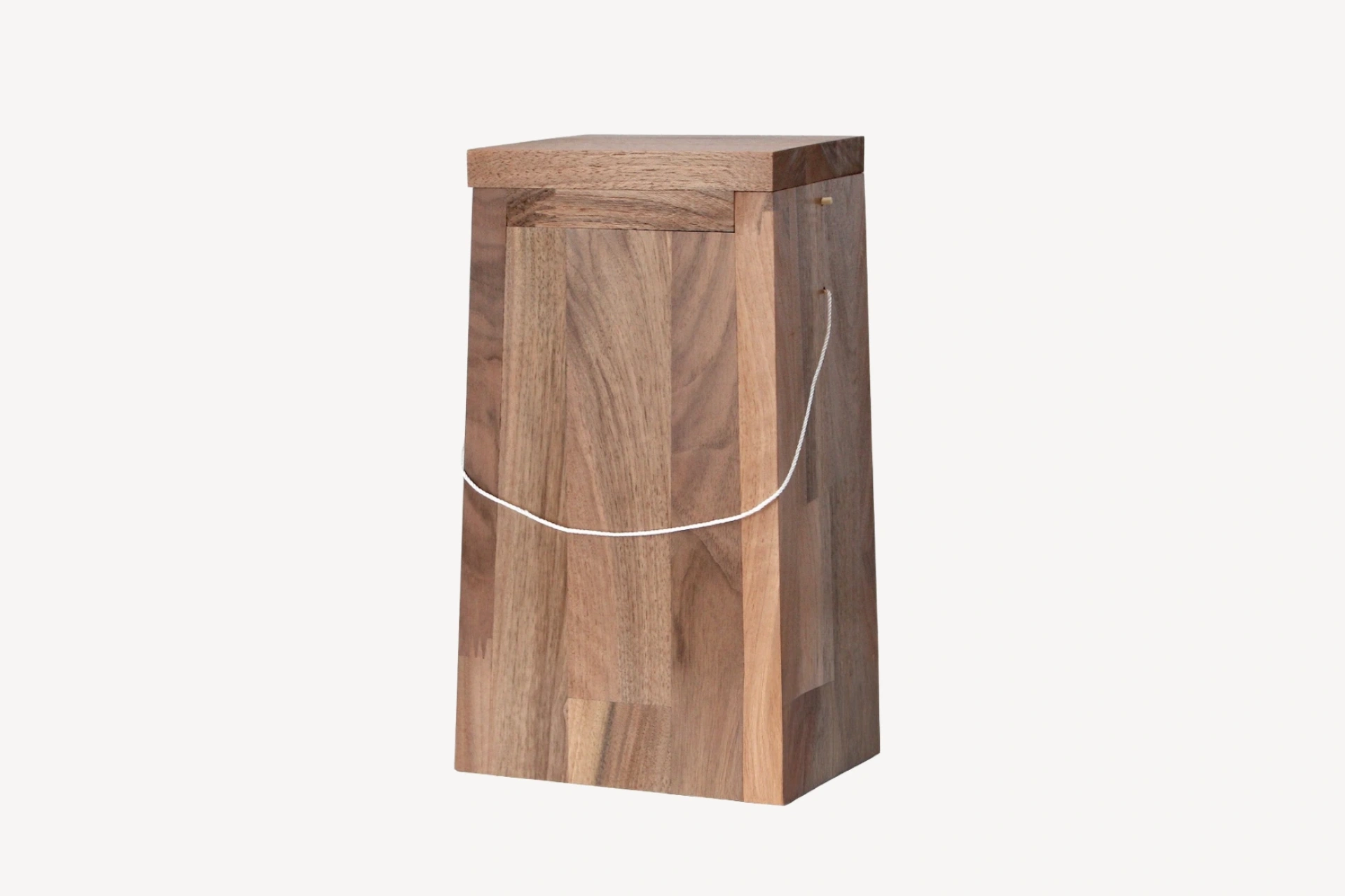 Pähklipuidust Urn Nordic 0066