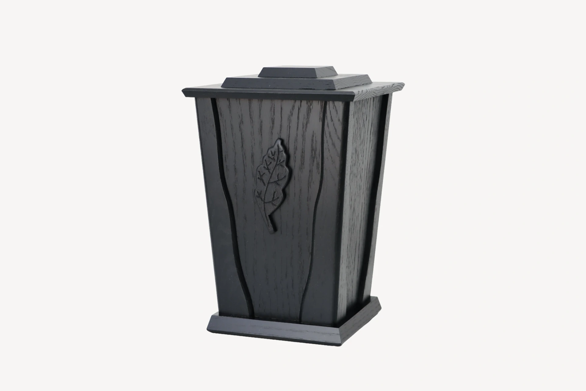 Igaviku Leht Must Tammepuidust Urn 0168