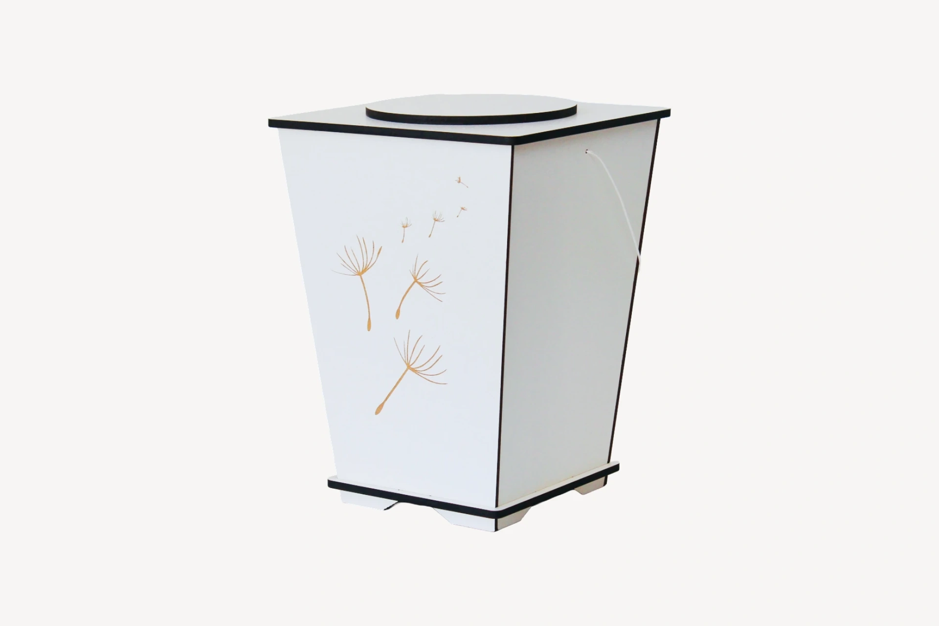 Pressitud Puidust Tuhaurn Suvi 0046