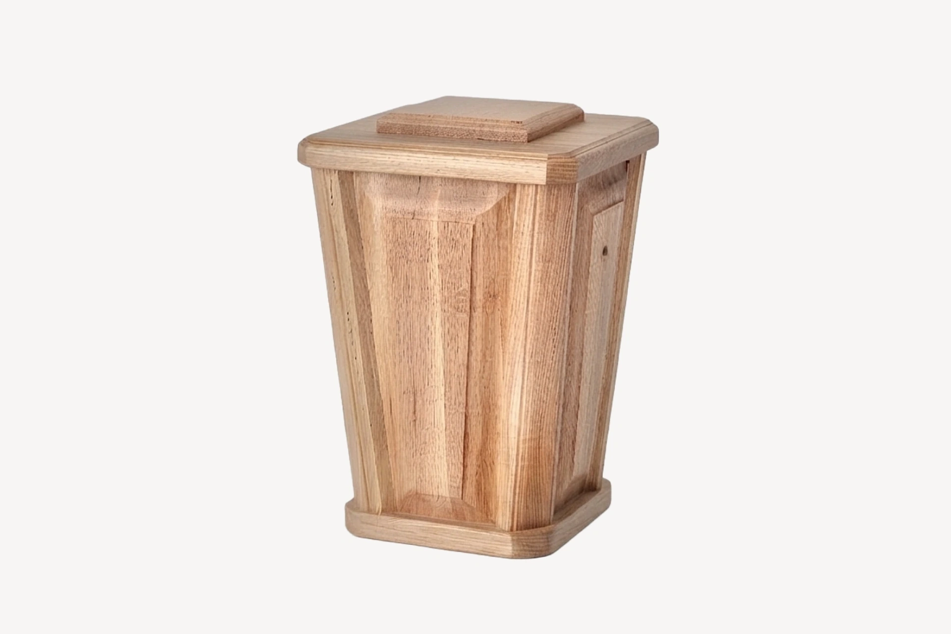 Vaasikujuline Tammepuidust Urn 0052