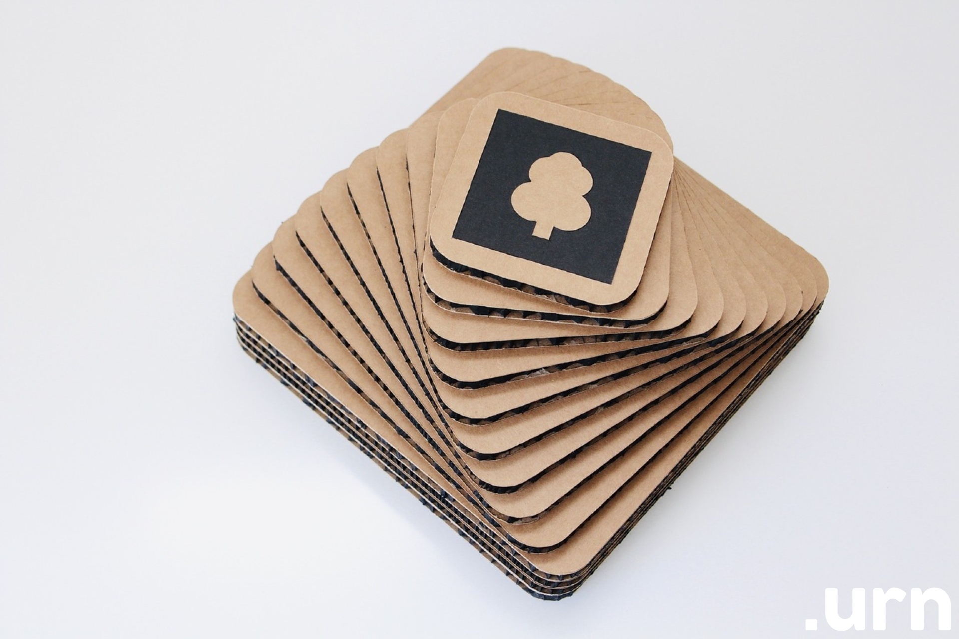 lemmiklooma urn vesta 3.JPG