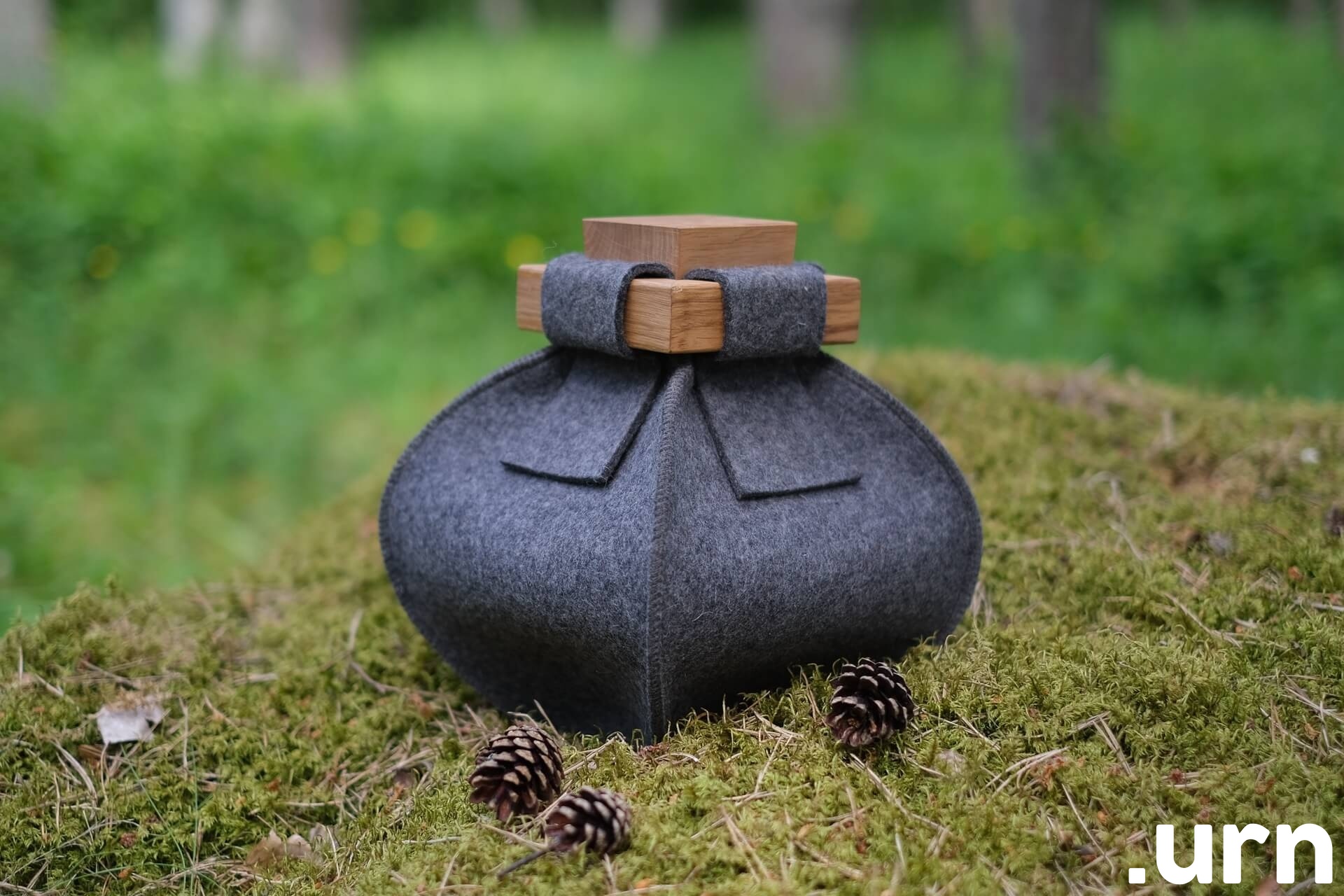 Sügav Hall suur urn.jpg