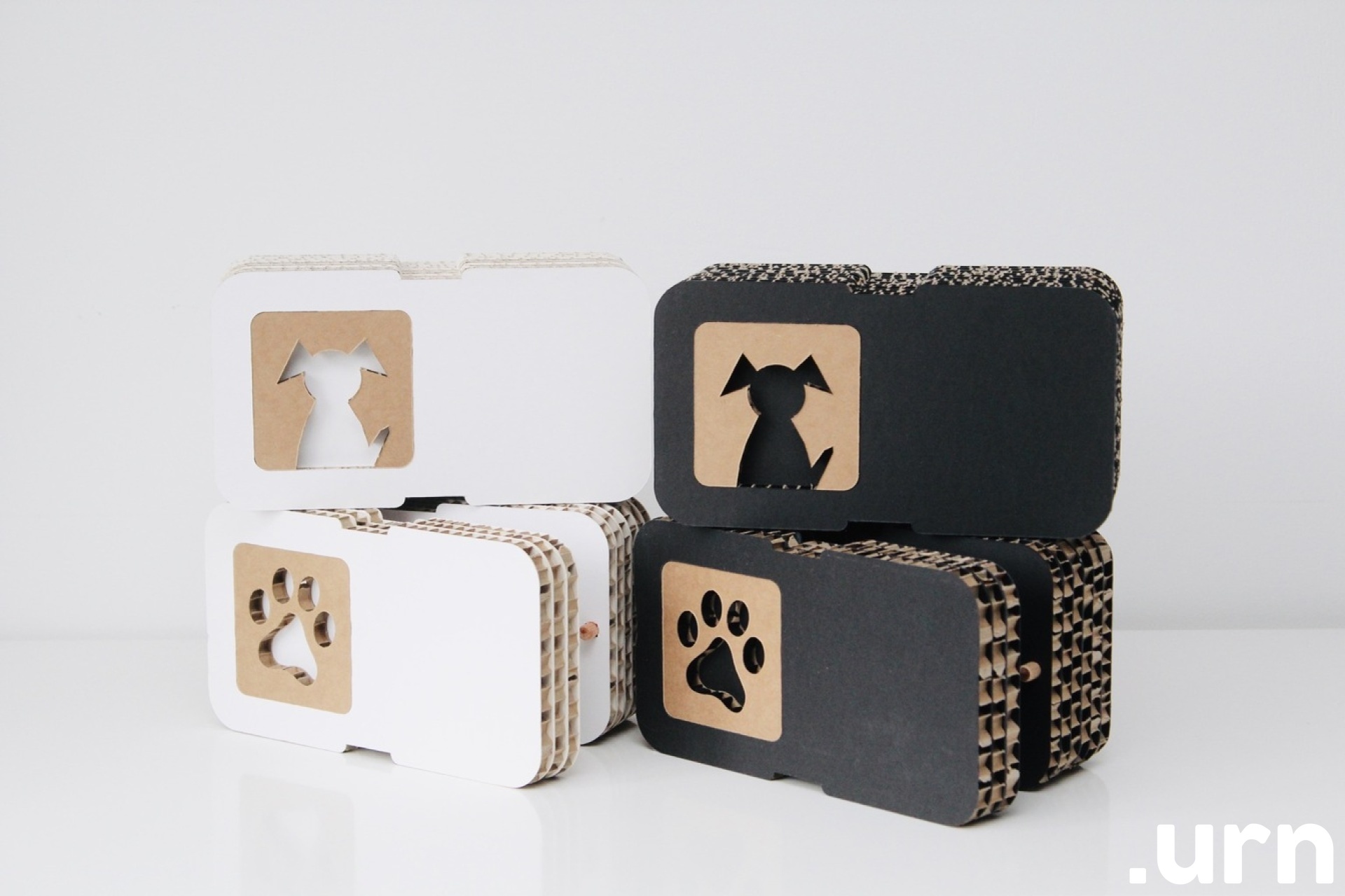 lemmiklooma urnid suured .JPG